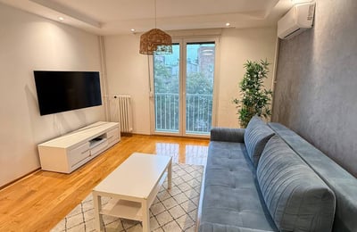 Alquiler de un cómodo apartamento de 3 habitaciones, 70 m², centro de la ciudad, Belgrado, Serbia